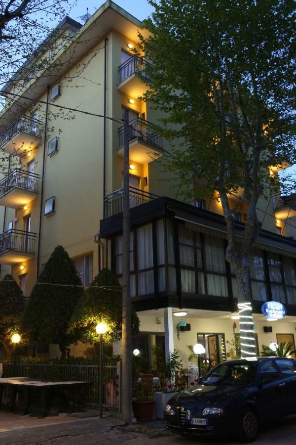 Hotel Busignani Rimini Ngoại thất bức ảnh