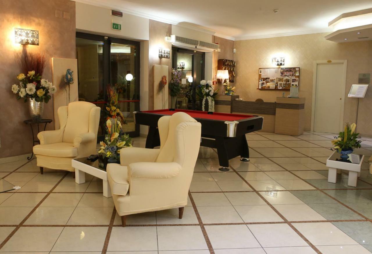 Hotel Busignani Rimini Ngoại thất bức ảnh