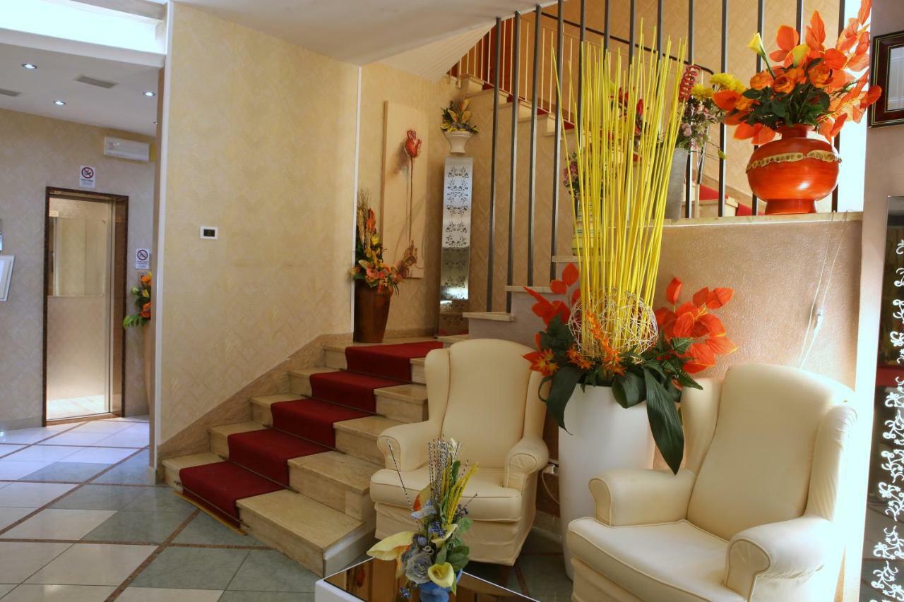 Hotel Busignani Rimini Ngoại thất bức ảnh