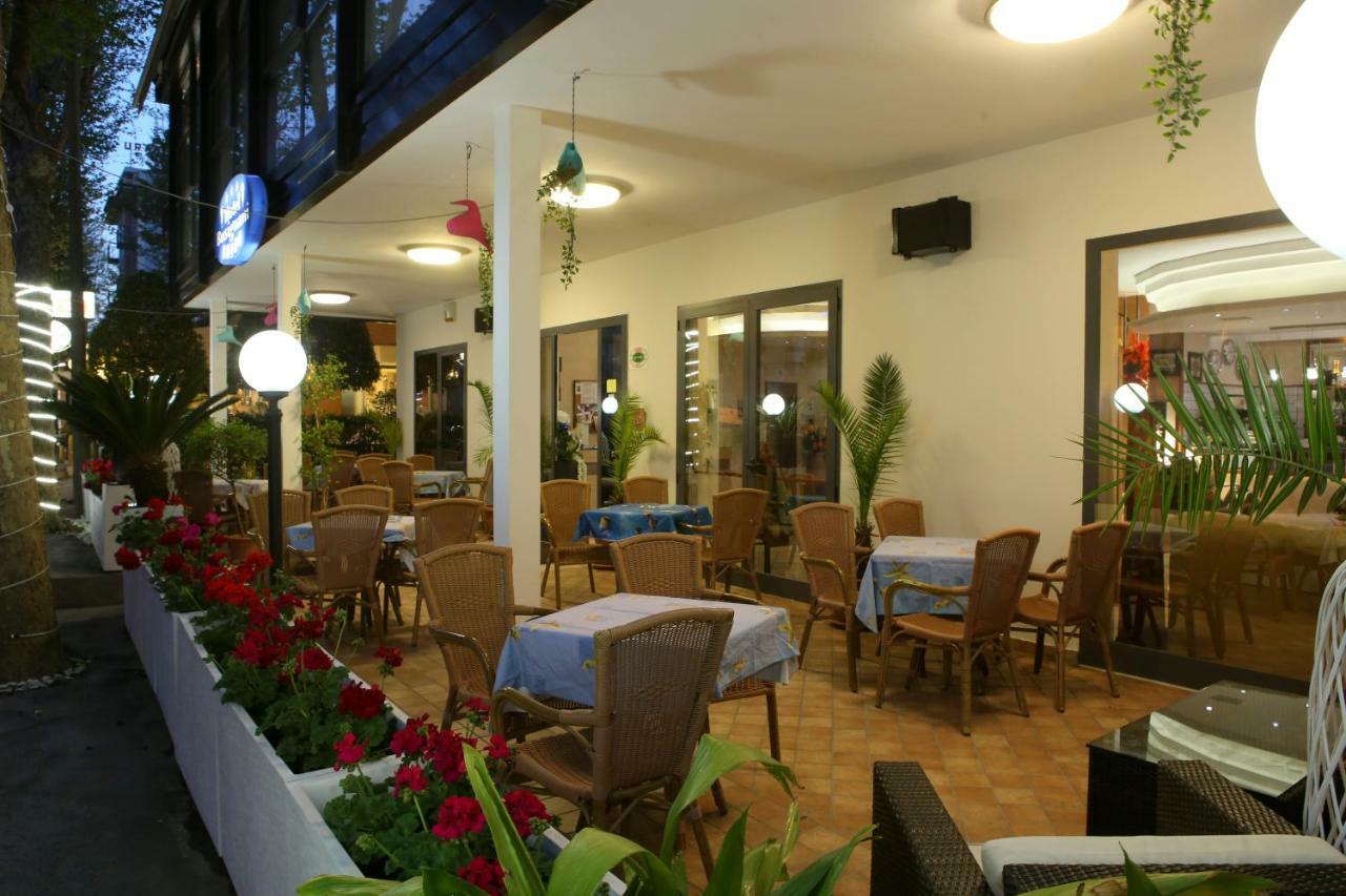 Hotel Busignani Rimini Ngoại thất bức ảnh